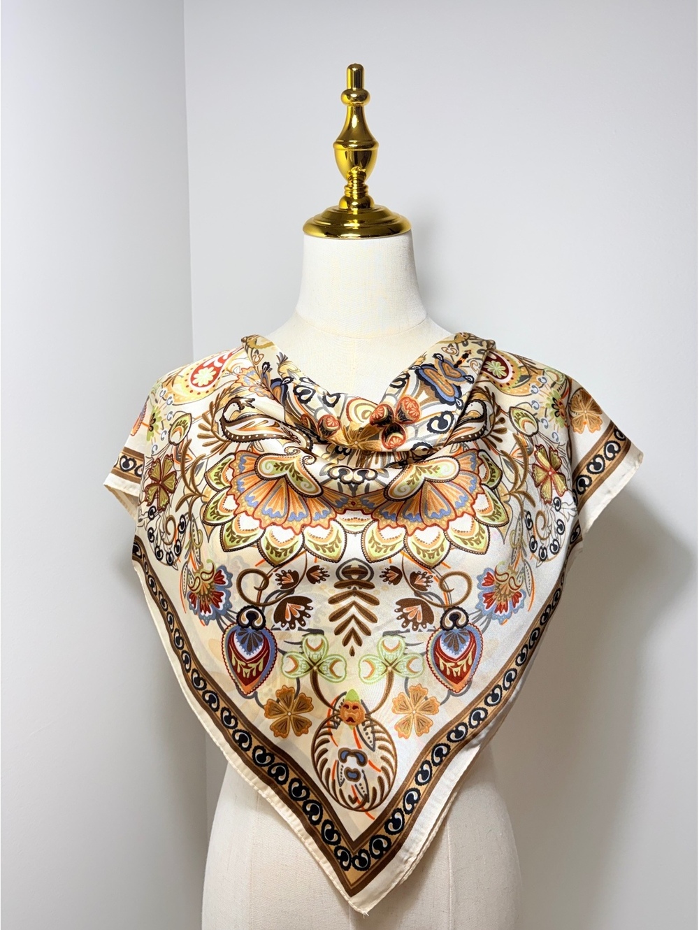 Elegant Vintage Floral and Paisley Pattern Women's Scarf in Warm Beige and Brown